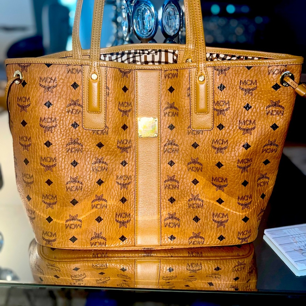 MCM medium shopper (REVERSIBLE)